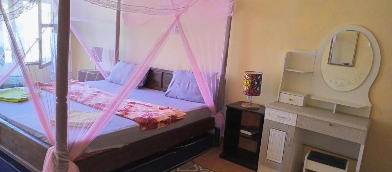 Simba Apartments Diani Beach Esterno foto