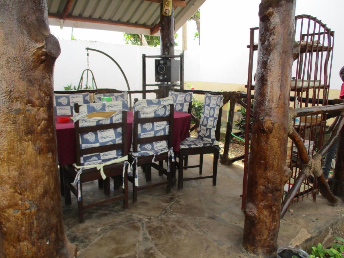 Simba Apartments Diani Beach Esterno foto